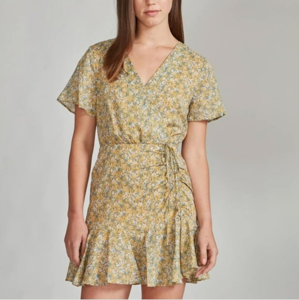 BB Dakota Steve Madden Yellow Floral Wrap Dress Large Garden‎ Party Bloomcore